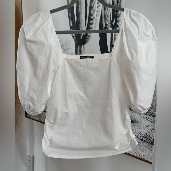 Crisp white top from Zara in size small. Stretchy, square neck, puff sleeves. - Picture 8 of 13